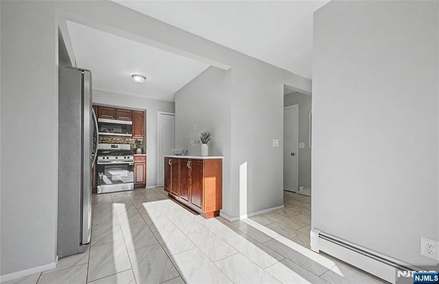 22 Flynn Place, Wayne, NJ 07470