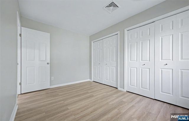 22 Flynn Place, Wayne, NJ 07470