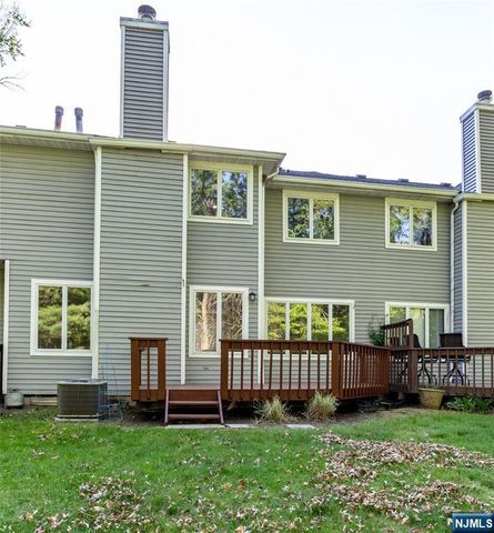22 Flynn Place, Wayne, NJ 07470