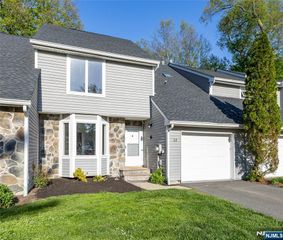 22 Flynn Place, Wayne, NJ 07470