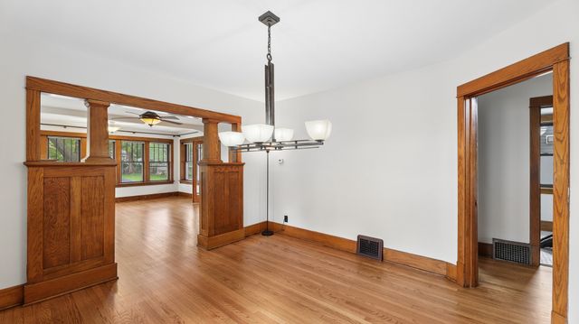 407 N Pine Avenue, Arlington Heights, IL 60004