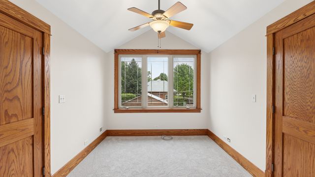 407 N Pine Avenue, Arlington Heights, IL 60004