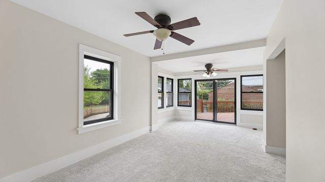 407 N Pine Avenue, Arlington Heights, IL 60004
