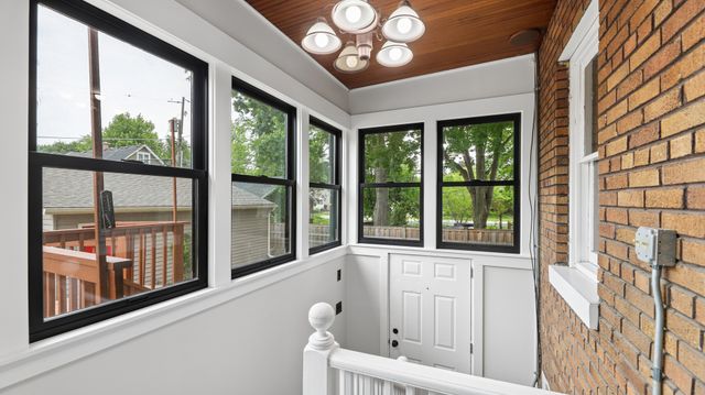 407 N Pine Avenue, Arlington Heights, IL 60004