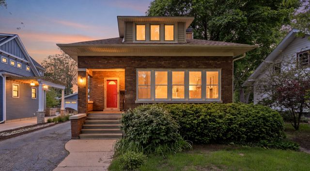 407 N Pine Avenue, Arlington Heights, IL 60004