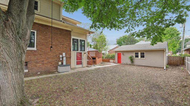 407 N Pine Avenue, Arlington Heights, IL 60004