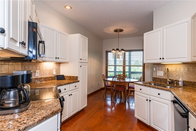 30 Heatherglen Court, Springboro, OH 45066