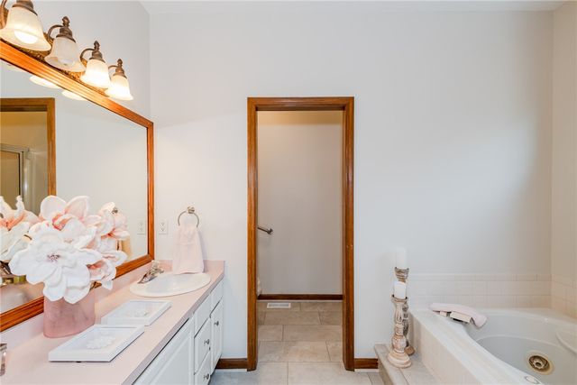 30 Heatherglen Court, Springboro, OH 45066
