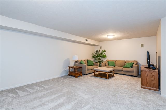 30 Heatherglen Court, Springboro, OH 45066