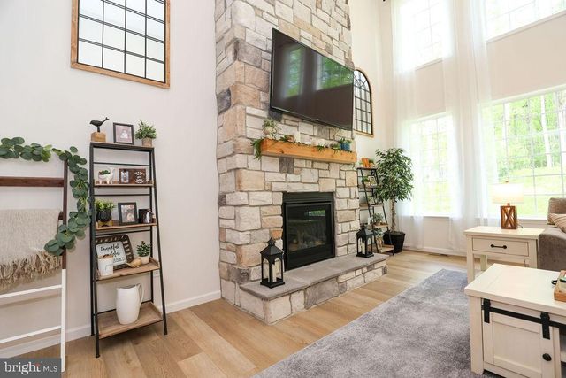 5202 MOUNTAINVIEW DR, Harrisburg, PA 17112