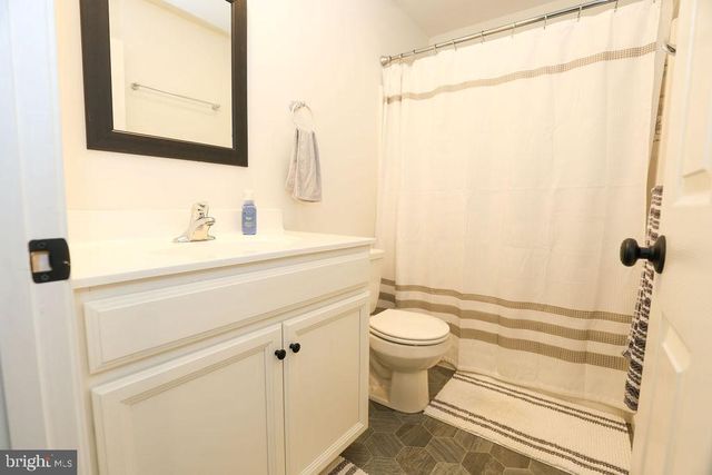 5202 MOUNTAINVIEW DR, Harrisburg, PA 17112