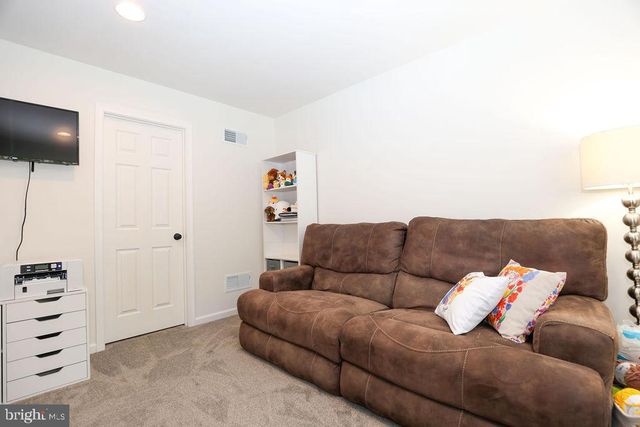 5202 MOUNTAINVIEW DR, Harrisburg, PA 17112