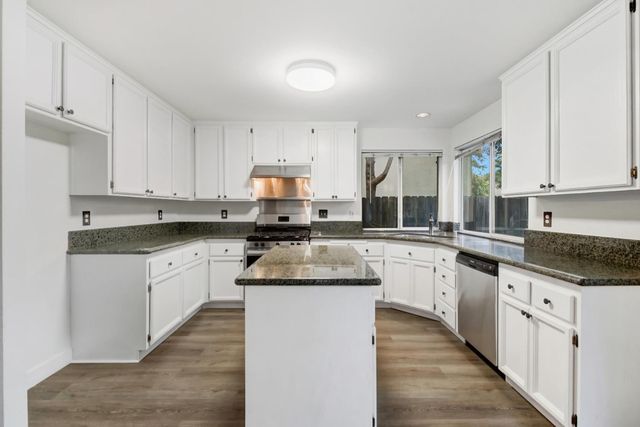 9247 Palmerson Dr, Antelope, CA 95843