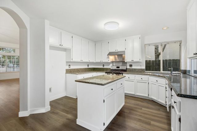 9247 Palmerson Dr, Antelope, CA 95843