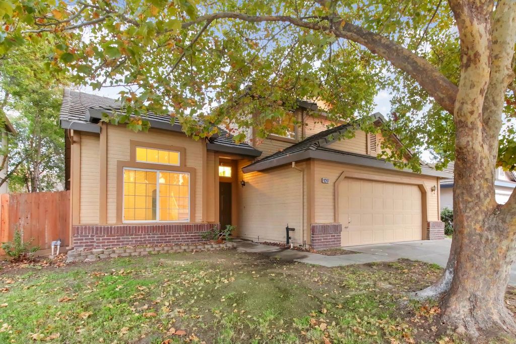 9247 Palmerson Dr, Antelope, CA 95843