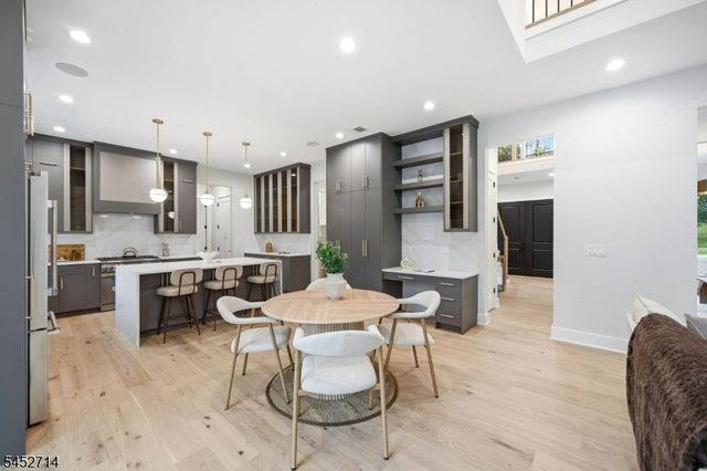 12 Tilden Ct, Livingston Twp., NJ 07039