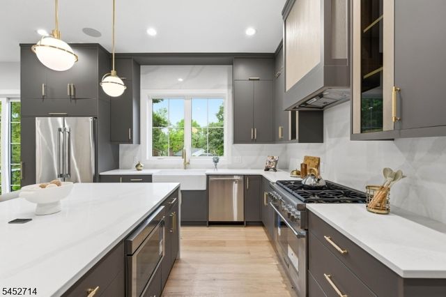 12 Tilden Ct, Livingston Twp., NJ 07039