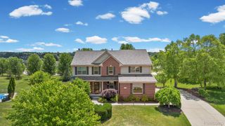 981 Coventry Court, Oxford Charter Township, MI 48371