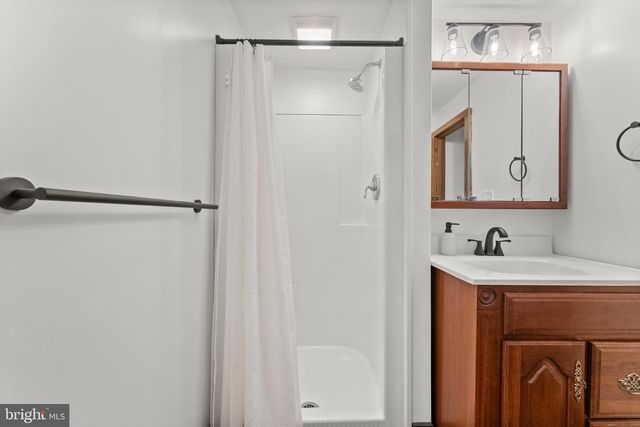 40 S CANAL ST, Yardley, PA 19067