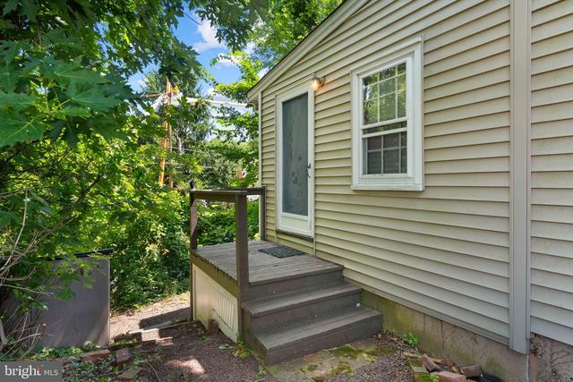 40 S CANAL ST, Yardley, PA 19067