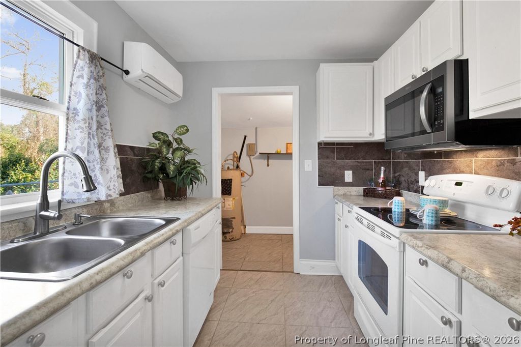 326 Hawley Lane, Fayetteville, NC 28301 — photo 13