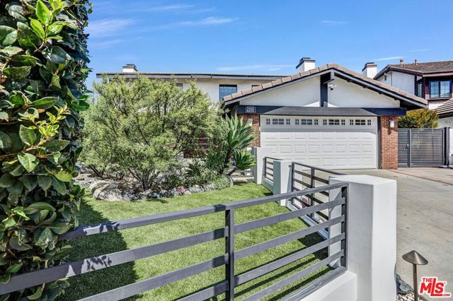 2355 Branden Street, Los Angeles, CA 90026
