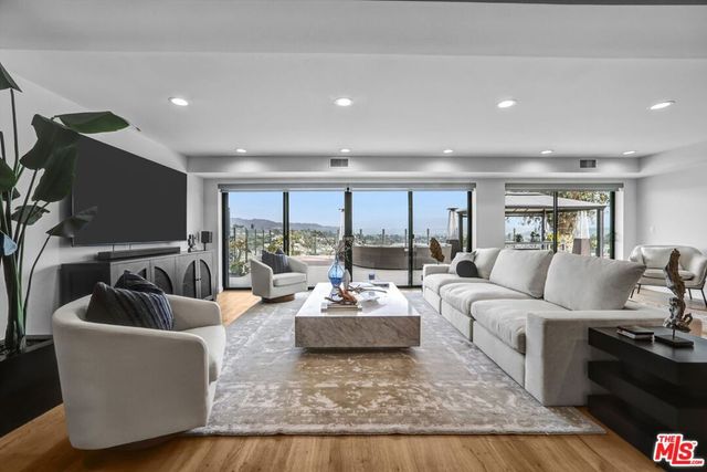 2355 Branden Street, Los Angeles, CA 90026