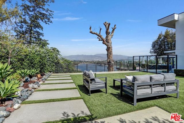 2355 Branden Street, Los Angeles, CA 90026