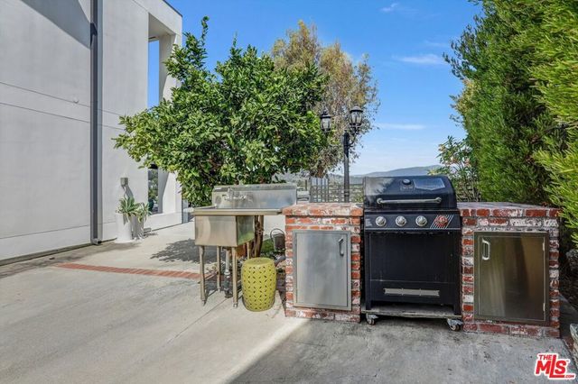 2355 Branden Street, Los Angeles, CA 90026