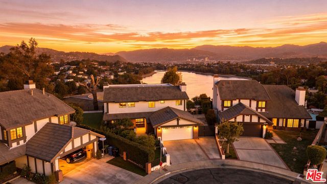 2355 Branden Street, Los Angeles, CA 90026