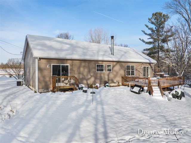 516 131st Avenue, Wayland, MI 49348