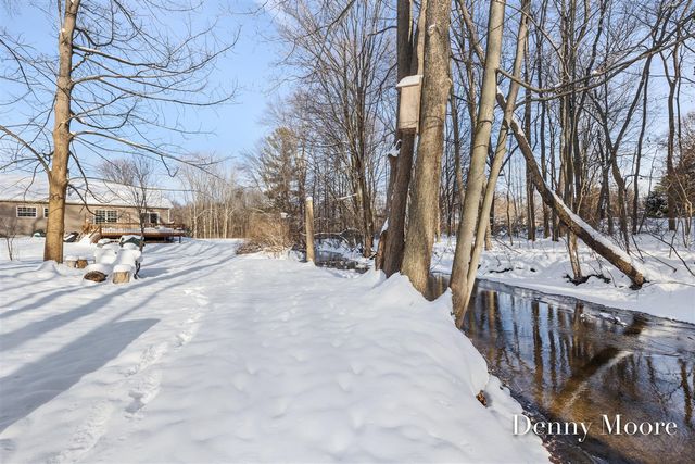 516 131st Avenue, Wayland, MI 49348