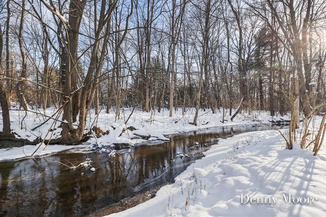 516 131st Avenue, Wayland, MI 49348