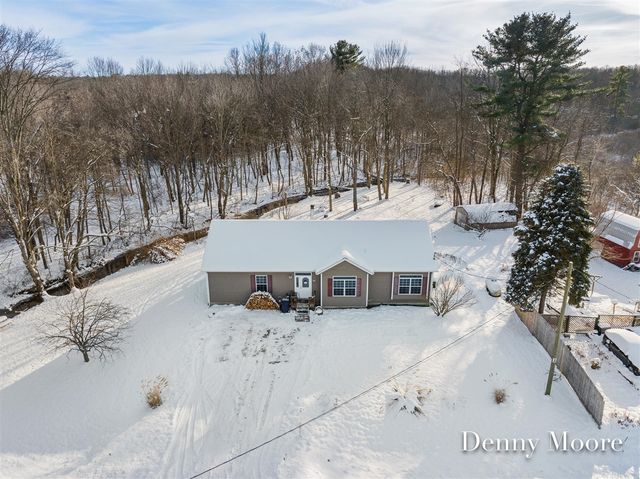 516 131st Avenue, Wayland, MI 49348