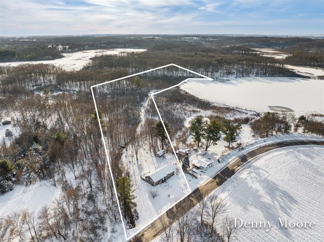 516 131st Avenue, Wayland, MI 49348