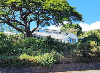2056 Manoa Road, Honolulu, HI 96822