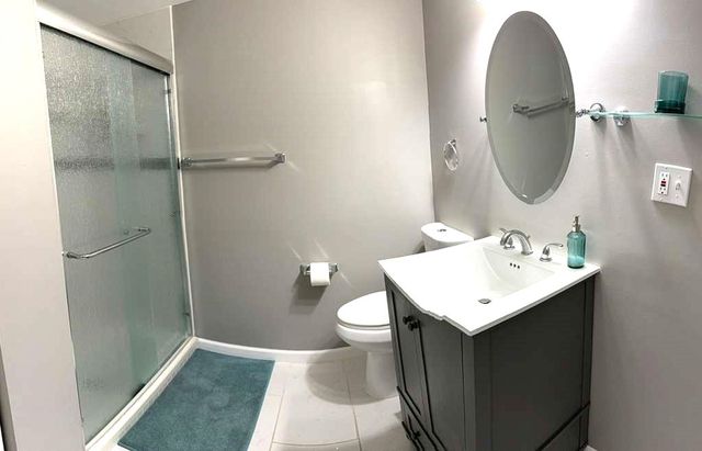 8001 N Elmore Street, Niles, IL 60714