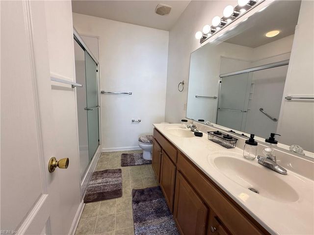 909 Hunley DR, Virginia Beach, VA 23462