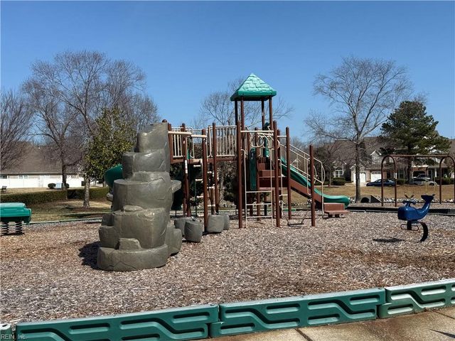 909 Hunley DR, Virginia Beach, VA 23462