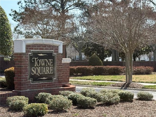 909 Hunley DR, Virginia Beach, VA 23462