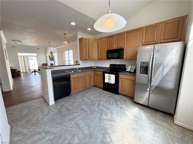 909 Hunley DR, Virginia Beach, VA 23462