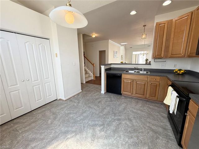 909 Hunley DR, Virginia Beach, VA 23462