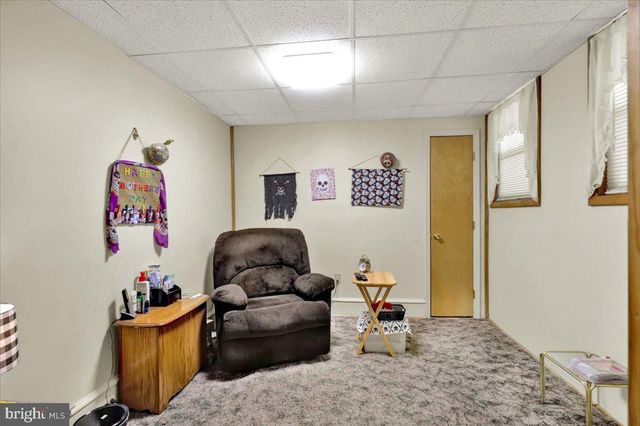 33 N RICHMOND ST, Fleetwood, PA 19522