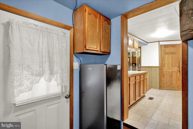 33 N RICHMOND ST, Fleetwood, PA 19522