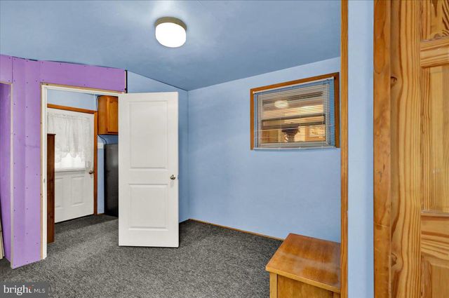 33 N RICHMOND ST, Fleetwood, PA 19522