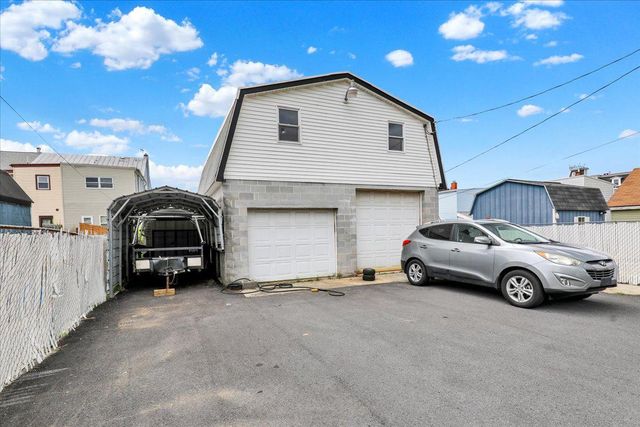 33 N RICHMOND ST, Fleetwood, PA 19522