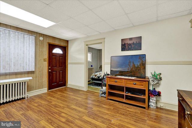 33 N RICHMOND ST, Fleetwood, PA 19522