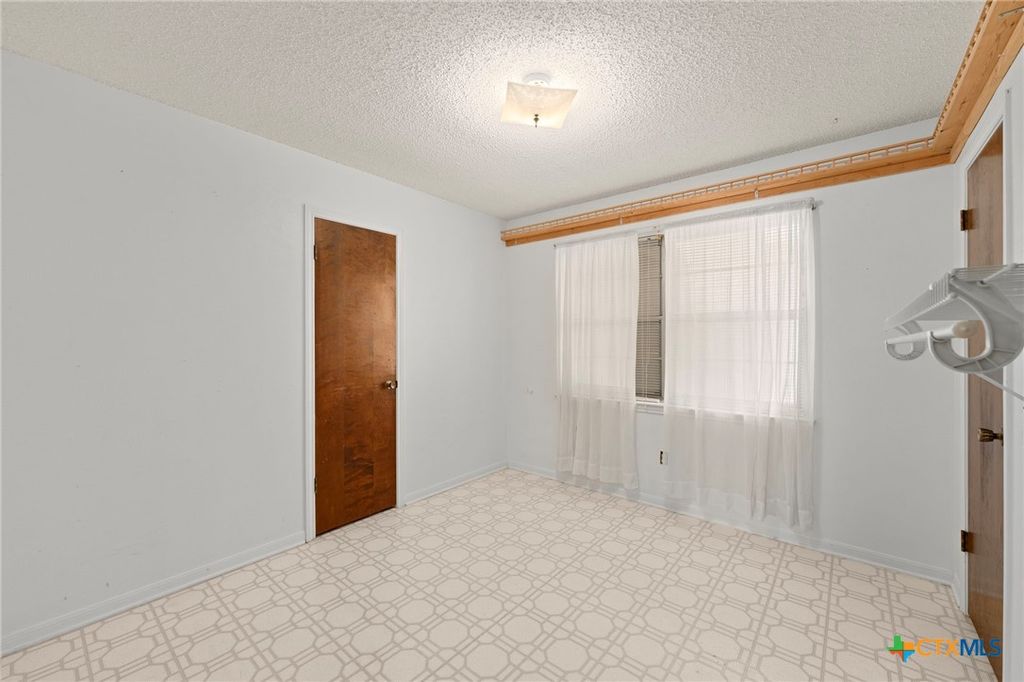 Image 26 of property listing at 23168 Wolfridge Road, Killeen, TX 76549