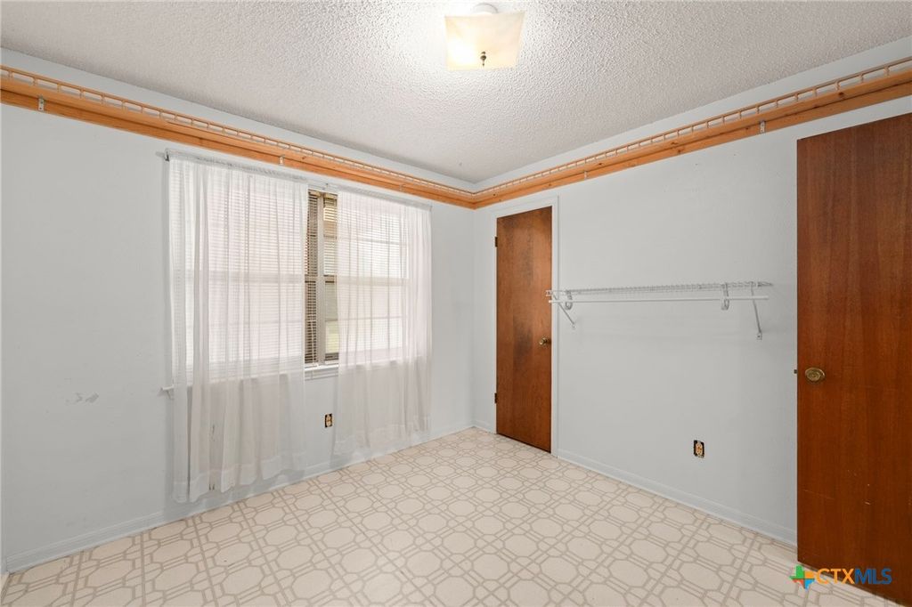 Image 27 of property listing at 23168 Wolfridge Road, Killeen, TX 76549