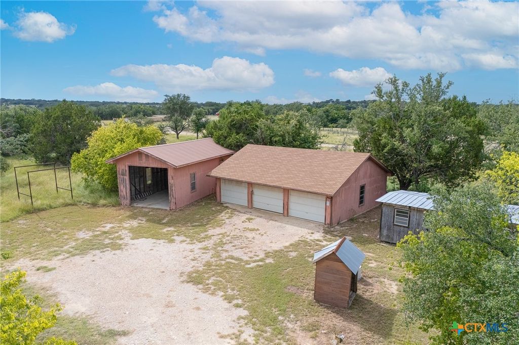 Image 32 of property listing at 23168 Wolfridge Road, Killeen, TX 76549